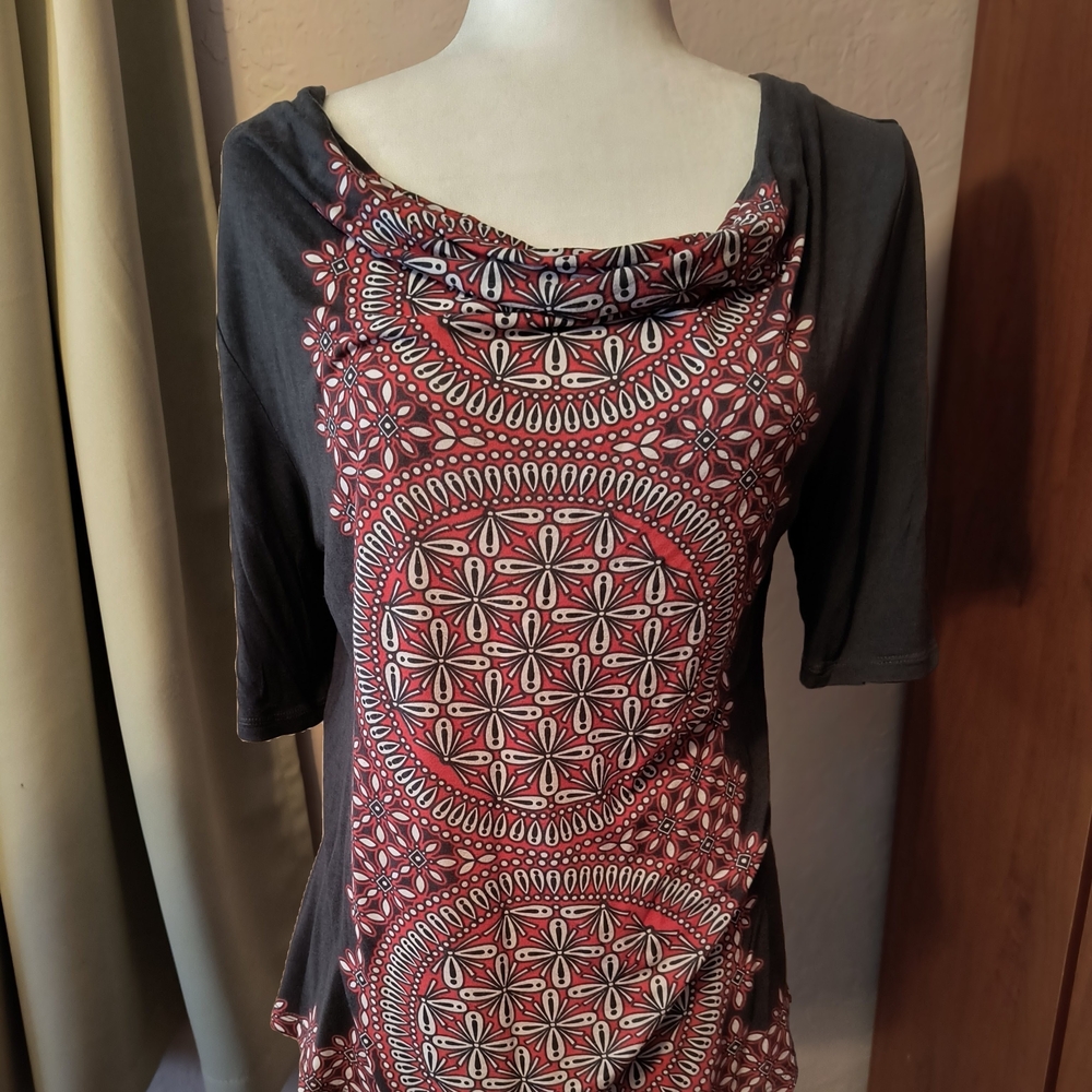 Stylish Gray and Red Patterned Women's Top